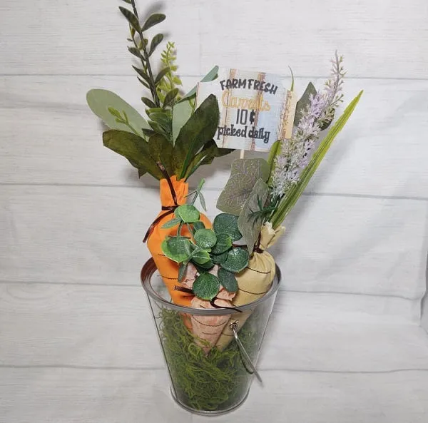 Farm Fresh Carrots Decoration Kit